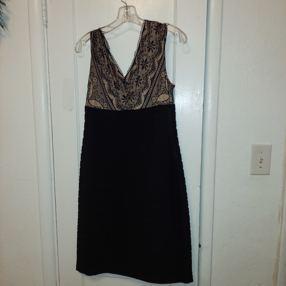 Women's lace bodice - Picture 2 of 5